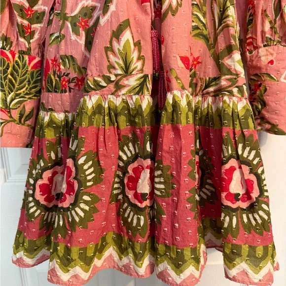 FARM Rio Aura Peasant Dress. Pink floral size medium. Size Medium